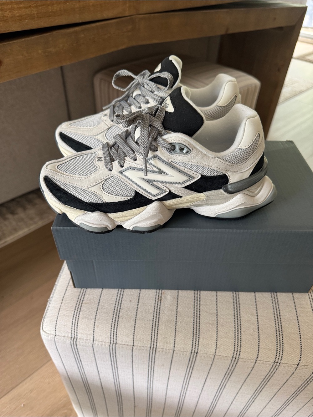 New Balance 9060 womens 7.5